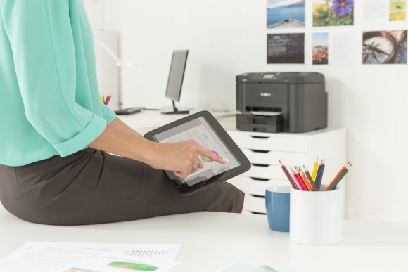 MAXIFY_MB5350_Feature_Wireless Printing Tablet_01